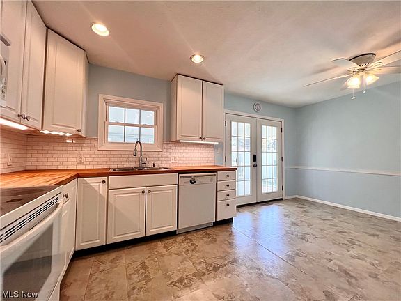 3rd image of 379 Saint Lawrence Blvd