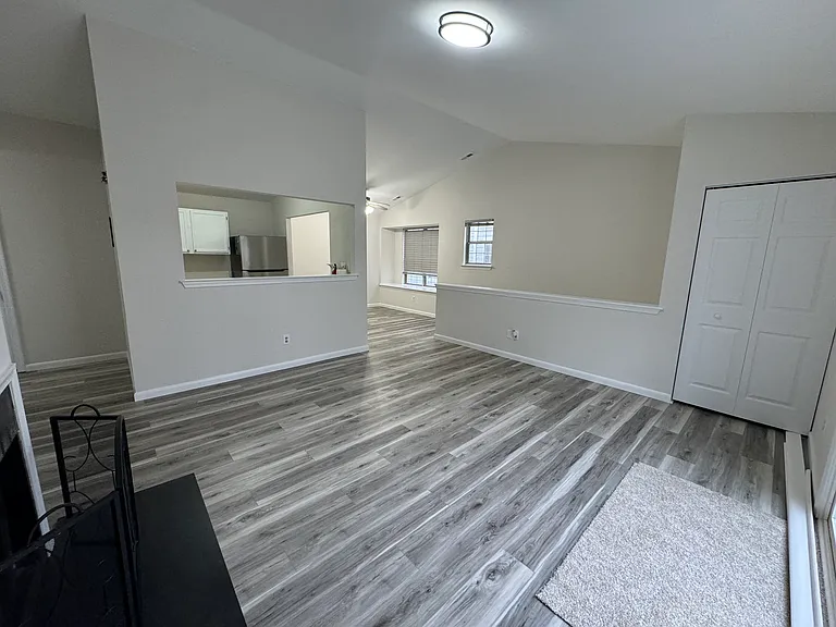 4834 Hawthorne Ln — Photo 9
