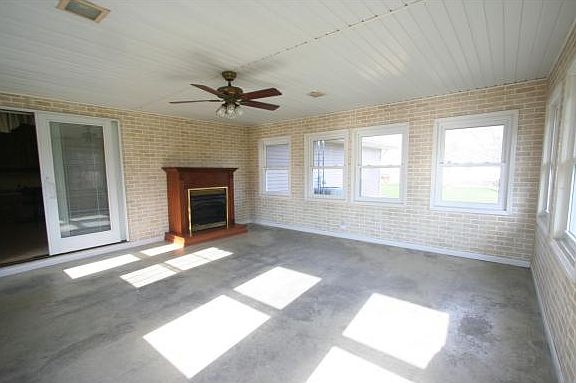 5th image of 12 Boarman Dr