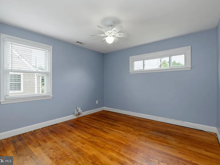 6823 Barrett Rd — Photo 15
