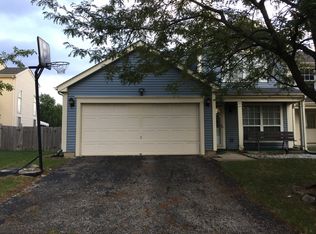 140 Horizon Cir, Carol Stream, IL 60188