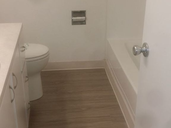 5th image of 7611 Pacific Ave APT B5