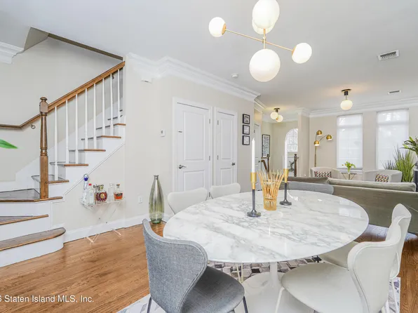 196 Presentation Cir, Staten Island, NY 10312