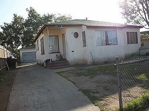 1st image of 848 E 113th St
