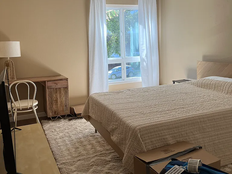 1262 S Barrington Ave #102 — Photo 6