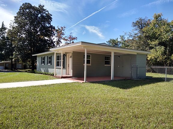 2nd image of 355 Loma Pl