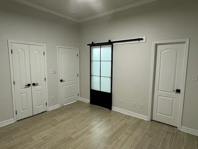 9411 Crooked Creek Dr — Photo 22