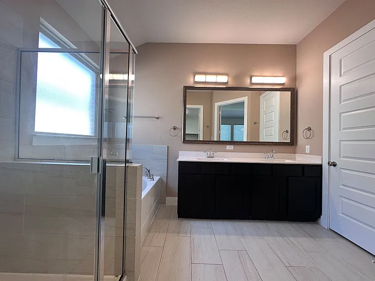 2609 Chevy Chase Dr — Photo 27