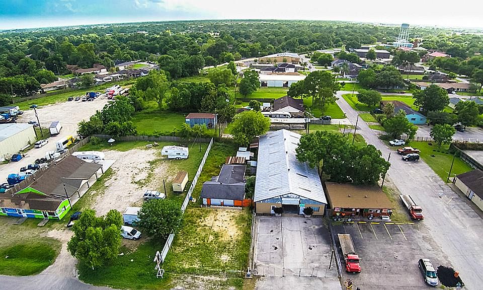 1st image of 2504 Houston Blvd
