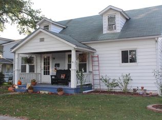 551 Fairfax St, Louisville, IL