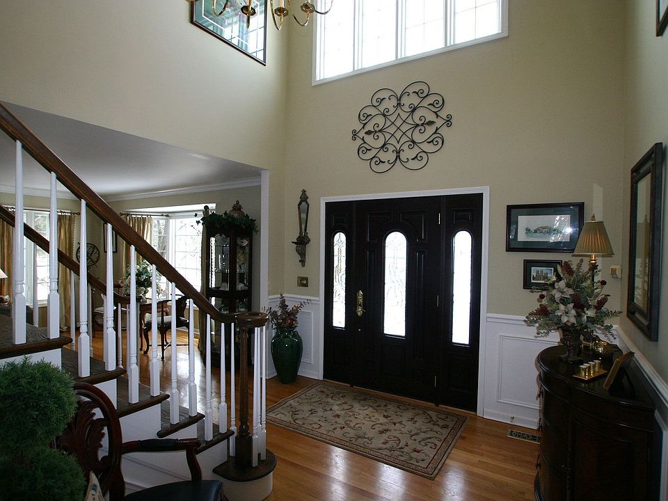 1st image of 22110 Cambridge Dr
