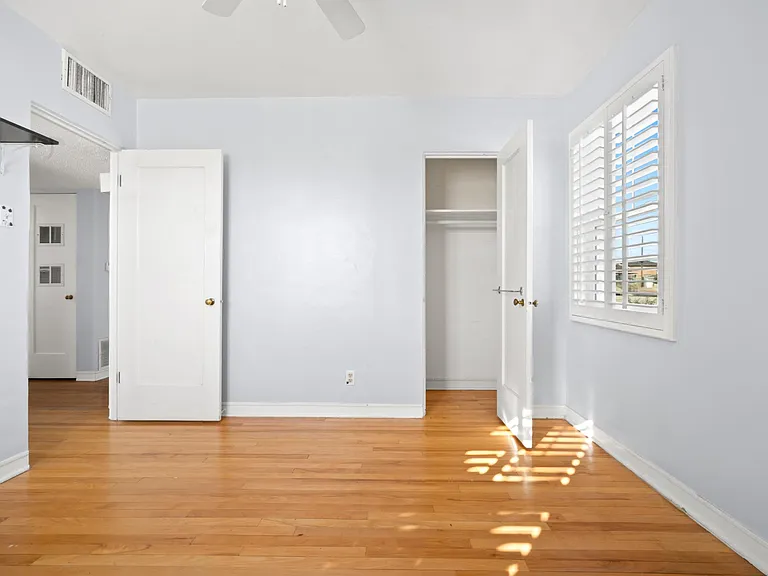 2522 Altura Ave — Photo 10