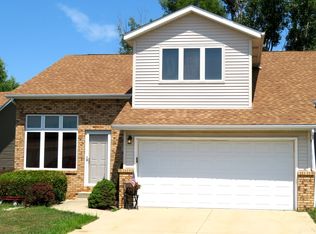 576 W Oak St, Coal City, IL 60416