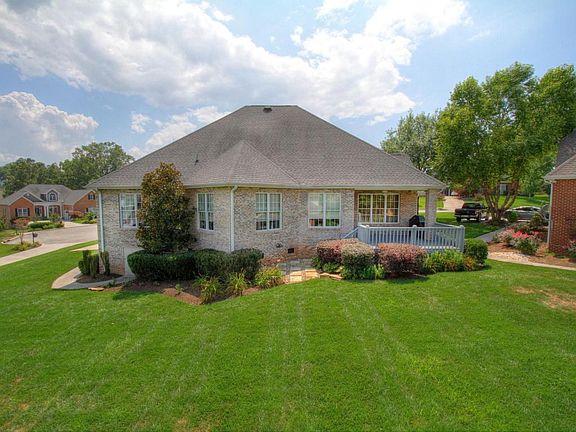 5th image of 10446 Laurel Pointe Ln
