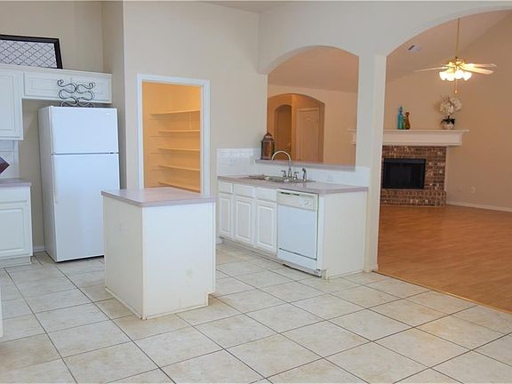 5th image of 2310 Monarch Dr