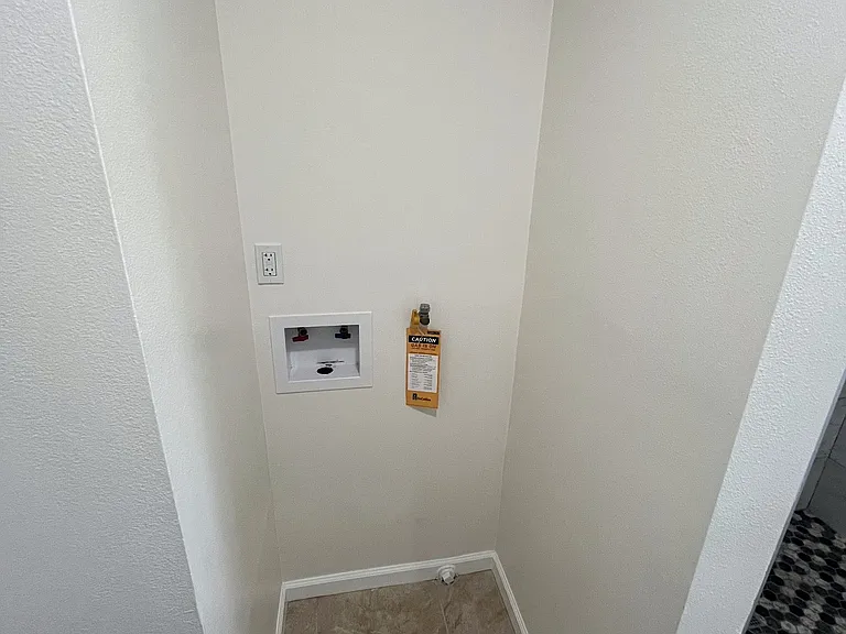 4729 Merced Ave — Photo 18