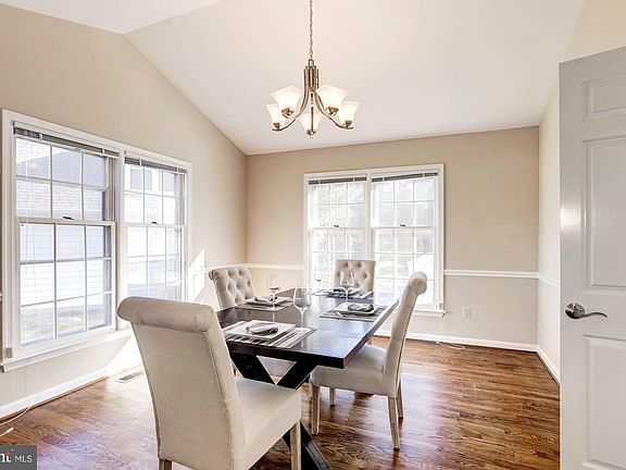 5th image of 1013 Willowleaf Way