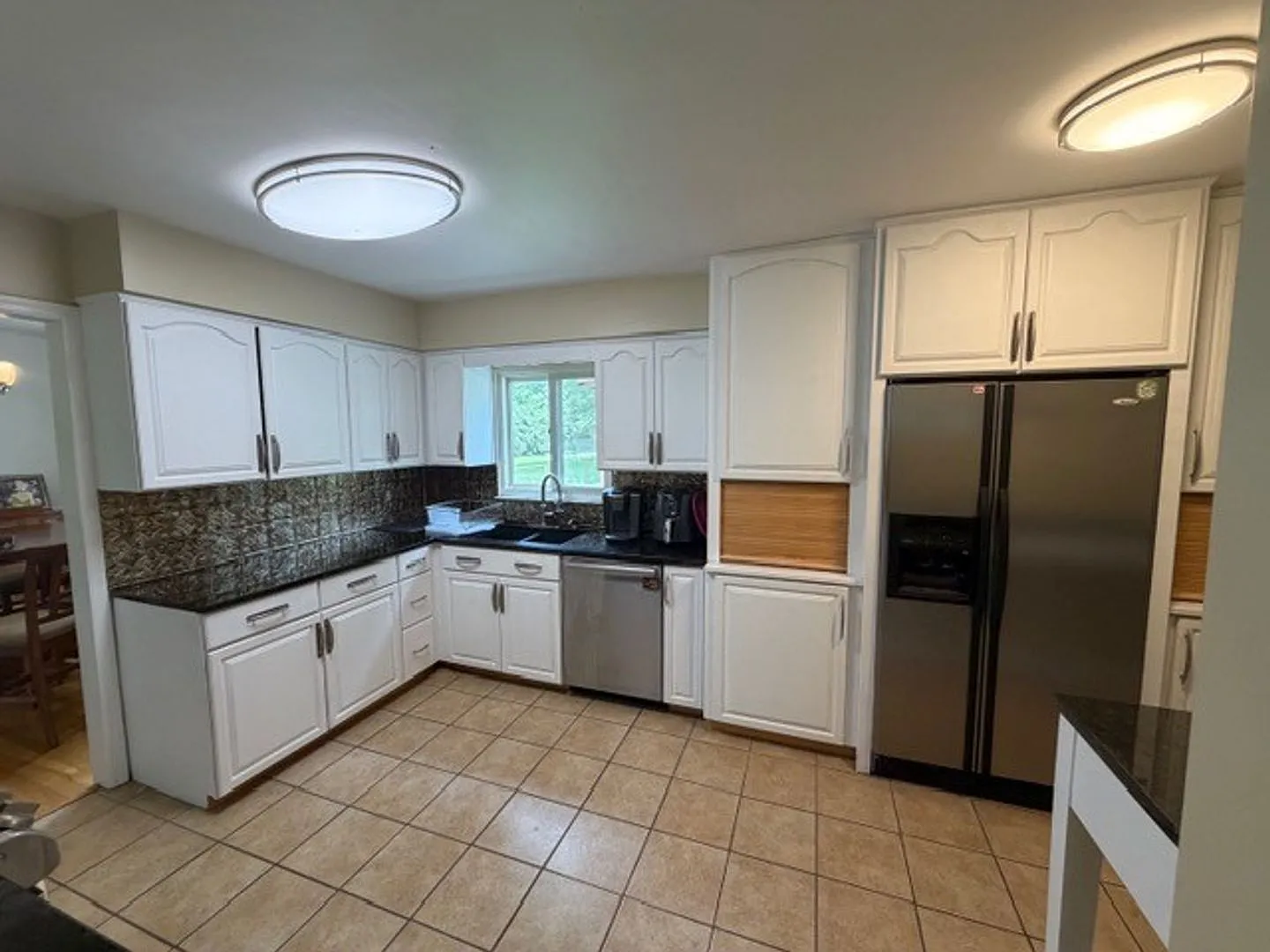 4 bed, 3.0 bath, 2310 sqft, $2,800 — Photo 2