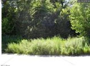 Canterbury Cir, Amherst, OH 44001