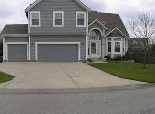 4859 Silverheel St, Shawnee, KS 66226