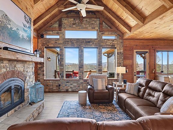 2nd image of 899 Ridge Pointe Way