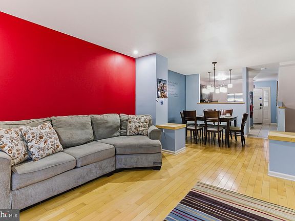 5th image of 64 Yellowwood Ct