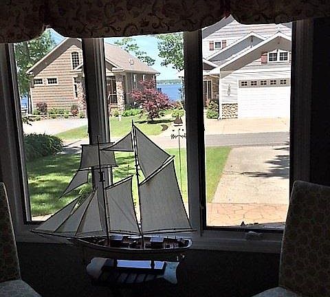 3rd image of 6437 W Lakeview Dr
