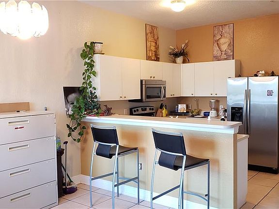 5th image of 5813 La Costa Dr #212