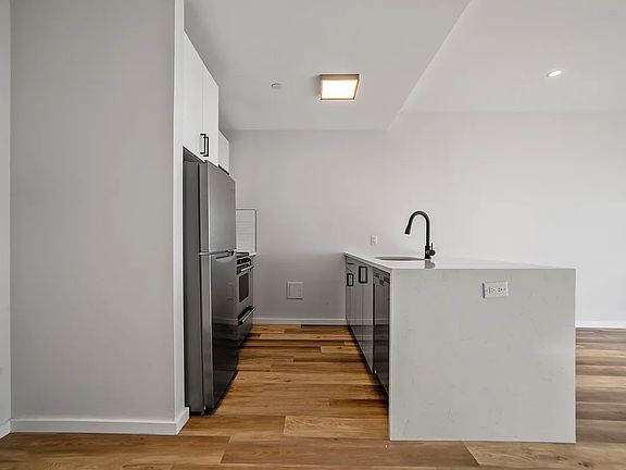 2nd image of 1120 Saint Johns Pl APT 608