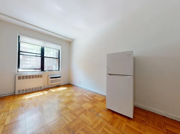 219 East 76th Street image 1 of 5