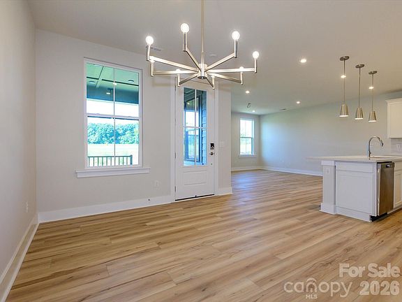 5th image of 123 Armstrong Rd