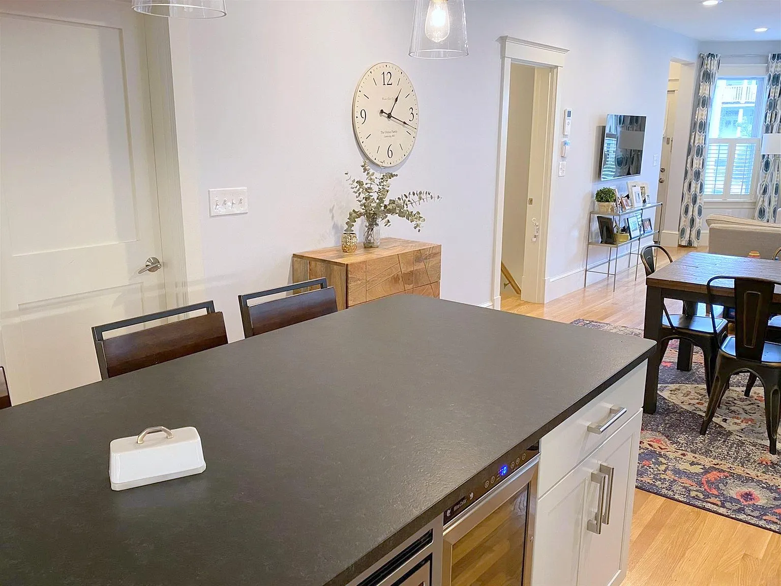 2 bed, 1500 sqft, $4,800 — Photo 2