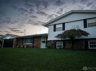 415 Sherwood Park Dr, Springfield, OH 45505