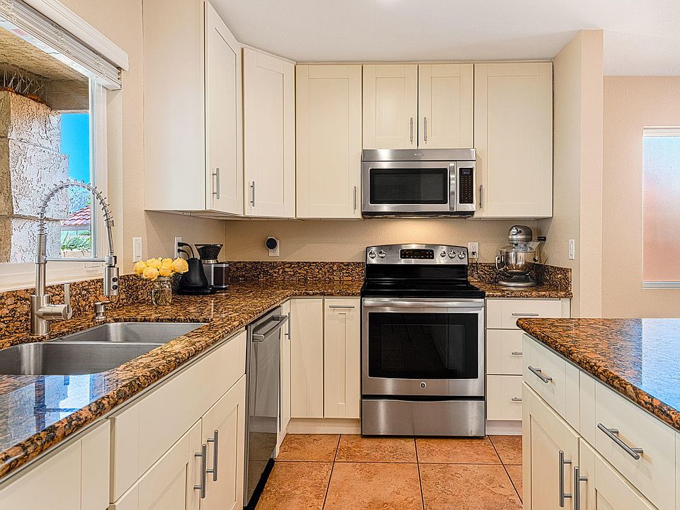 1st image of 54560 Avenida Vallejo