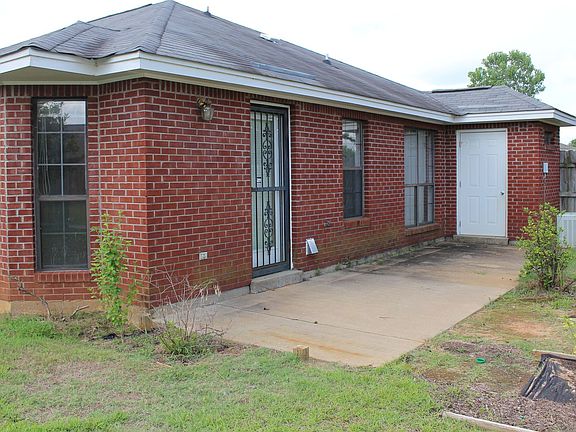 2nd image of 316 Brownwood Ct