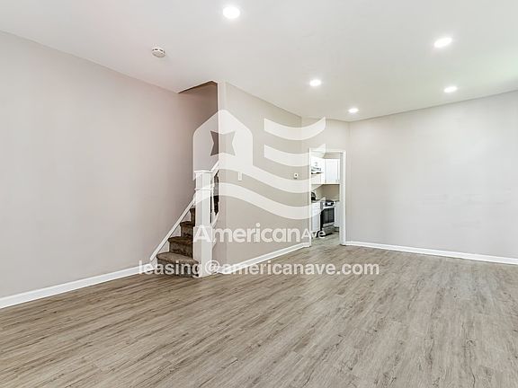 987180_004_living_room_13865853.jpg