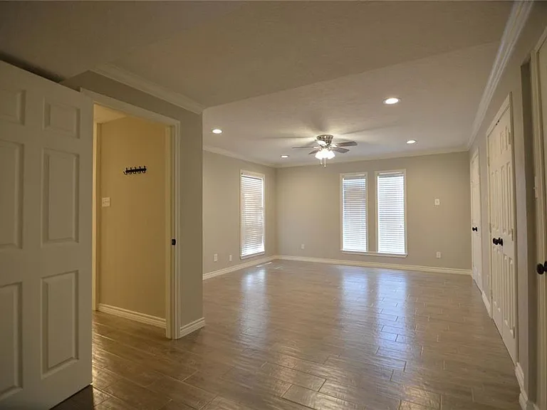 19118 Challe Cir W — Photo 11
