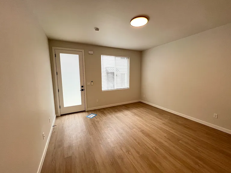 L0533 - D - Reed Place Condos — Photo 13