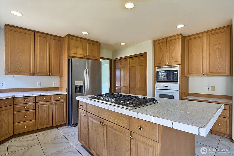 3rd image of 14542 SE 243rd Place