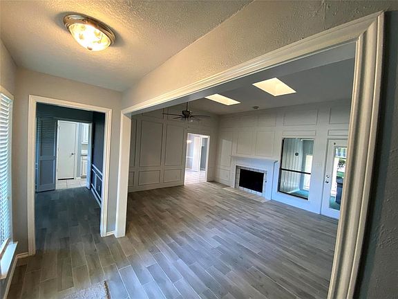 2nd image of 2626 Meadowridge Dr