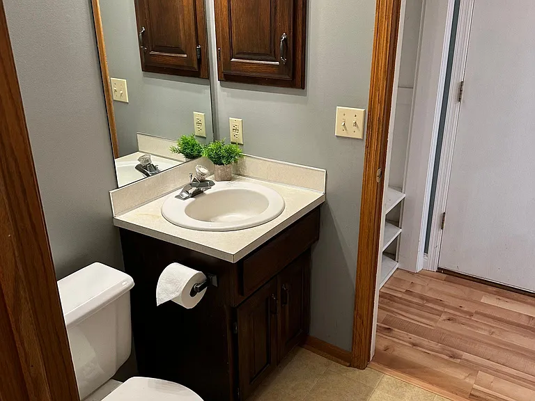 17007 Karen St — Photo 15