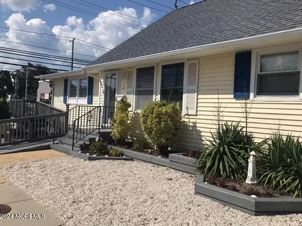 1 E 29th St, Brant Beach, NJ 08008