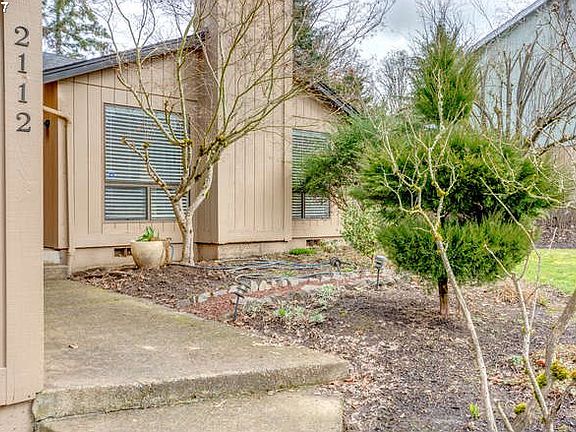2nd image of 2112 NE 155th St