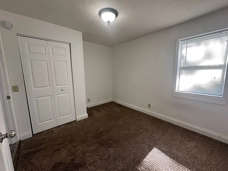 1607 N Roosevelt Ave — Photo 8