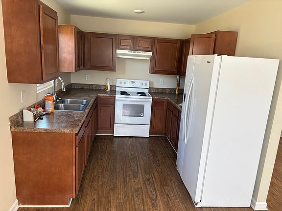 3rd image of 1523 Darien Blvd