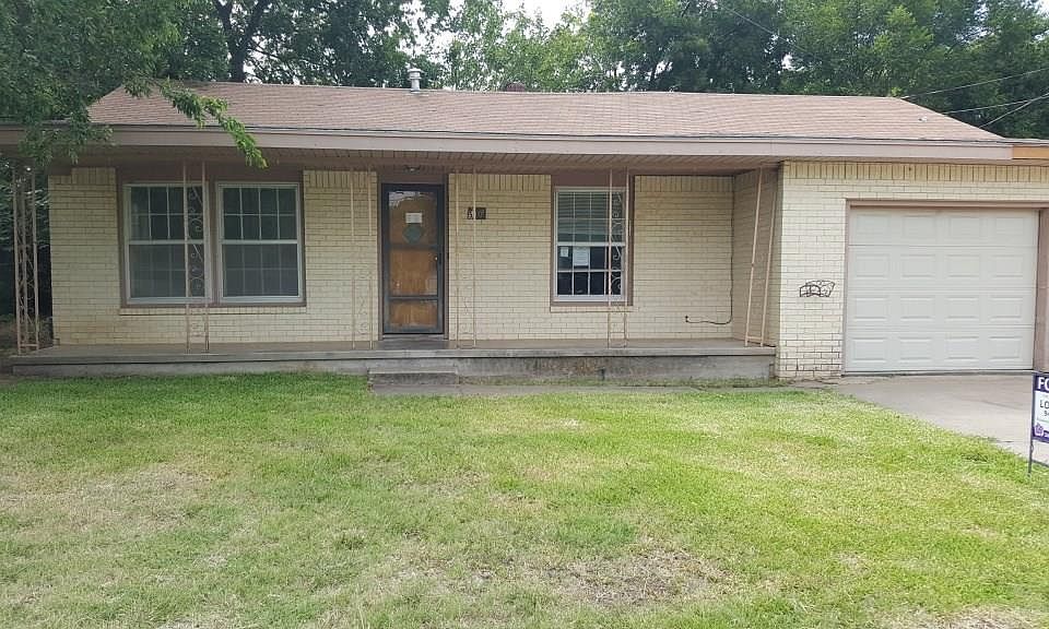 1st image of 506 Lindsey St