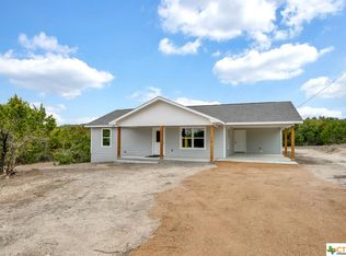 1060 Poplar Ct, Fischer, TX 78623