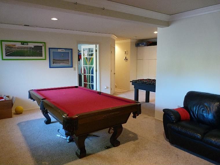 Bonus/recreation room with pool table
