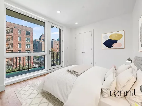 676 New York Avenue image 6 of 27