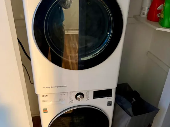 500 Umstead Dr #104, Chapel Hill, NC 27516